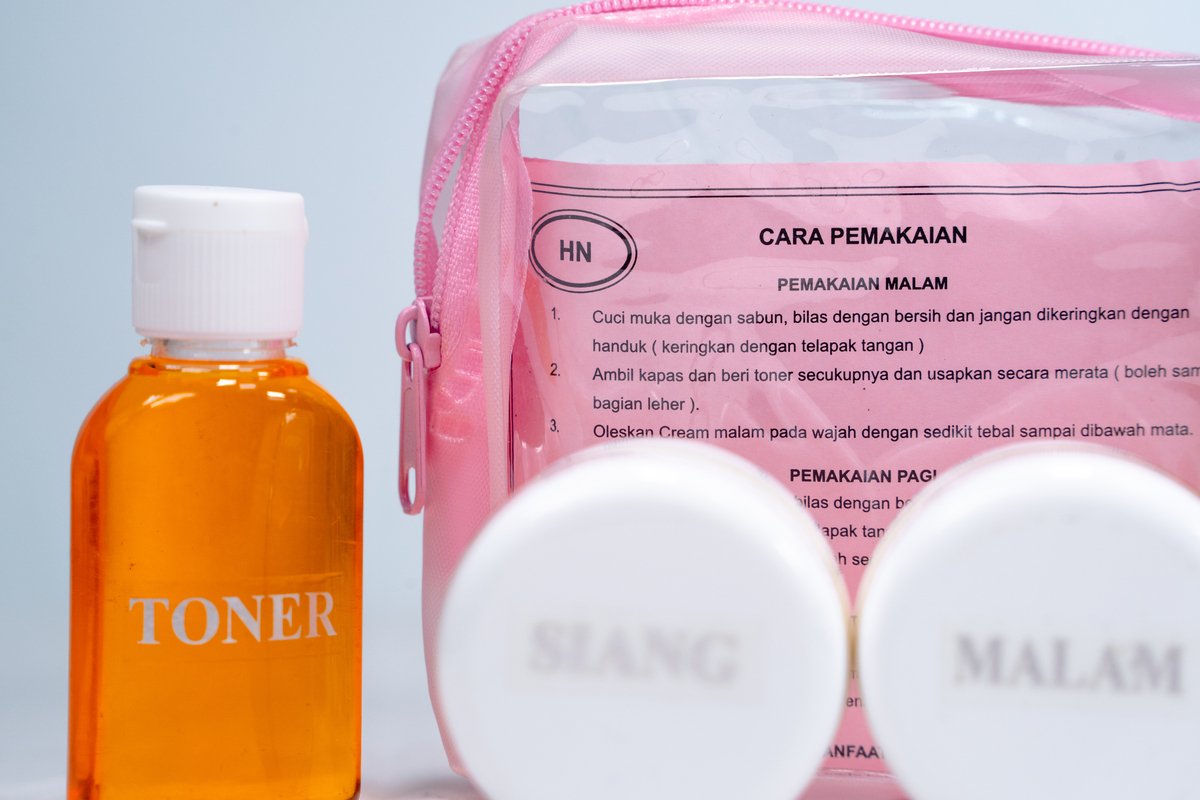Jerat Hukum Produksi dan Penjualan Kosmetik Tanpa Izin BPOM - LBH ... BPOM Tarik Produk Kosmetik Ilegal dari Marketplace Online