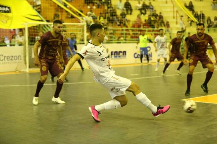 Tapejara Futsal busca três vezes empate contra o Lokomotiv - Rádio ... Lucão é anunciado como novo reforço do Tapejara Futsal